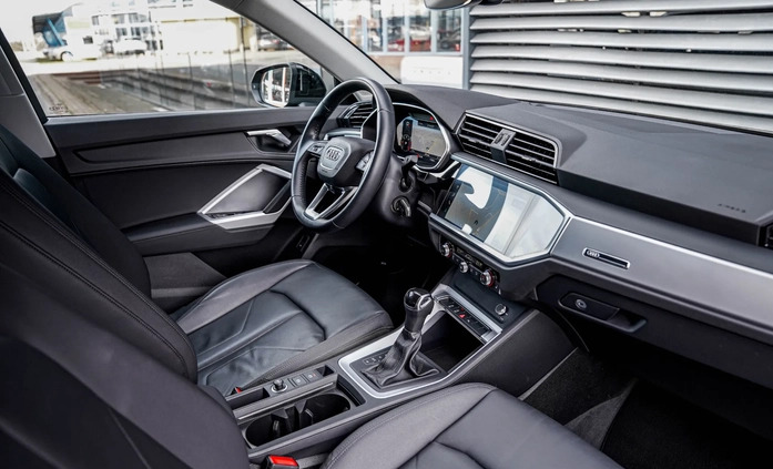 Audi Q3 cena 117900 przebieg: 116000, rok produkcji 2019 z Wojnicz małe 781